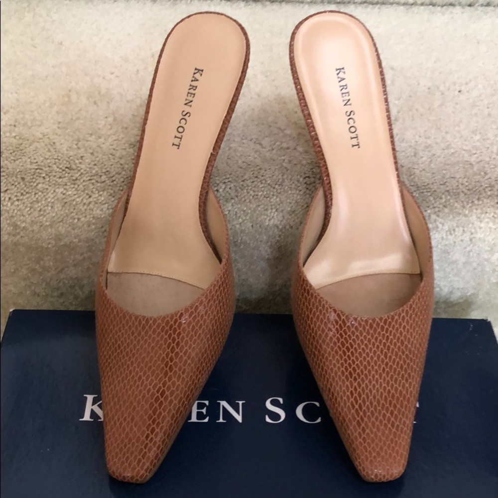 Karen Scott slip on heels